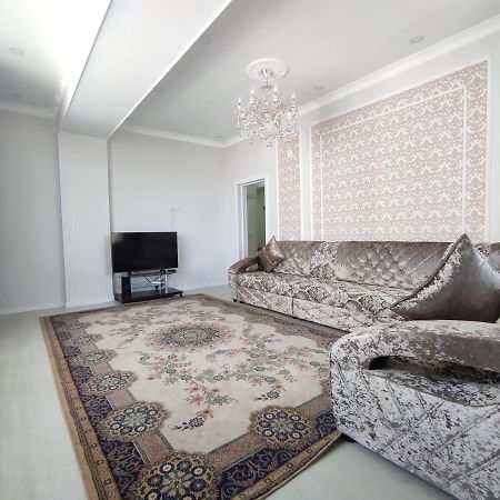 Prestigious Apartment In Бишкек Екстериор снимка