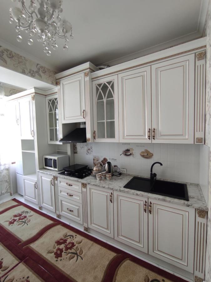 Prestigious Apartment In Бишкек Екстериор снимка