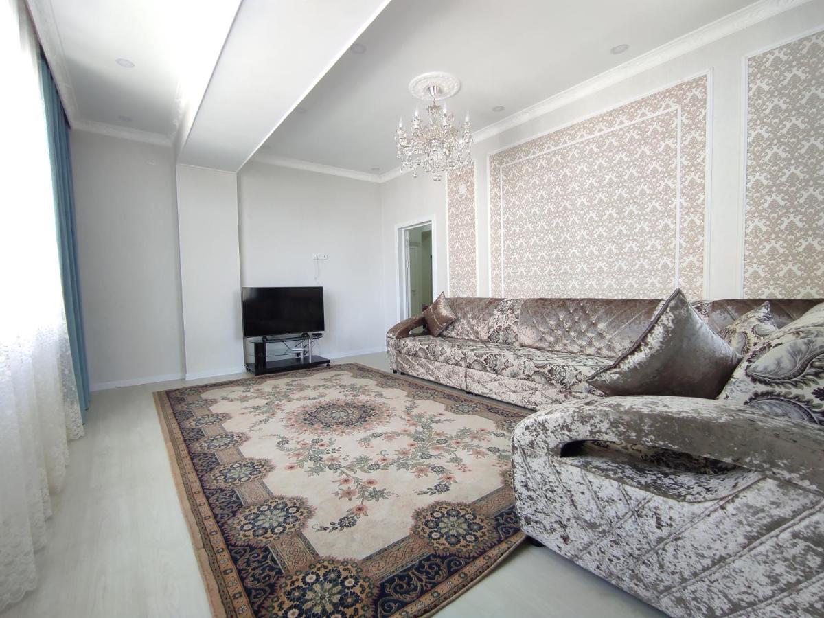 Prestigious Apartment In Бишкек Екстериор снимка